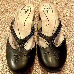 Ahnu Slides Black 8.5